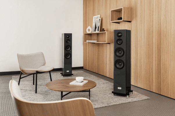 Auer Acoustics Versura V2 Loudspeaker: Mastery in Panzerholz Craftsmanship