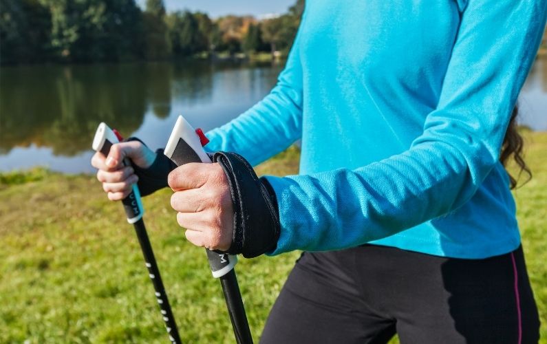5 Reasons to Start Using Walking Poles for Seniors