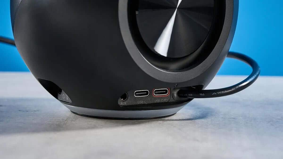 Creative Pebble Pro connectivity ports