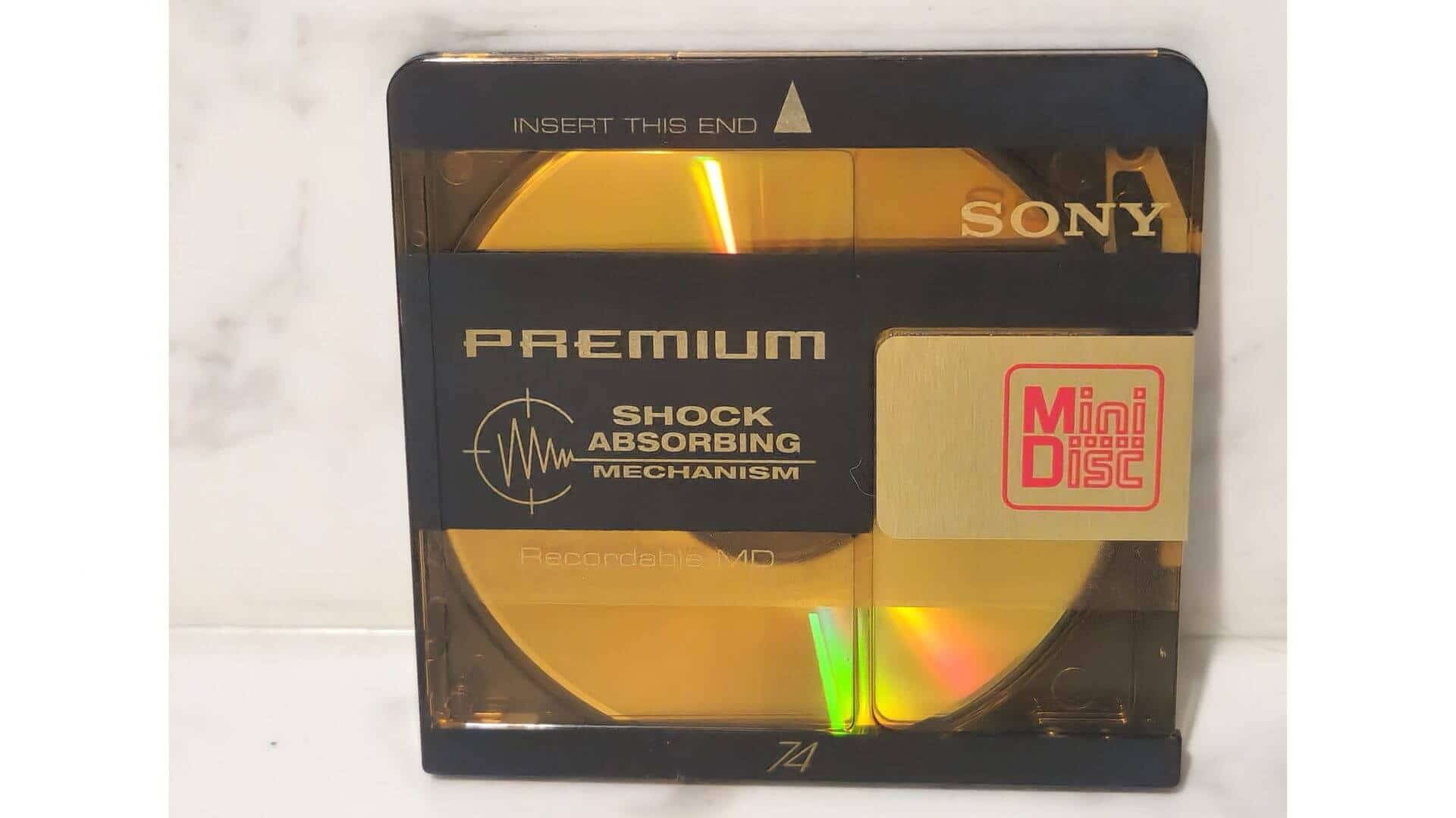 Mini-discs lined up