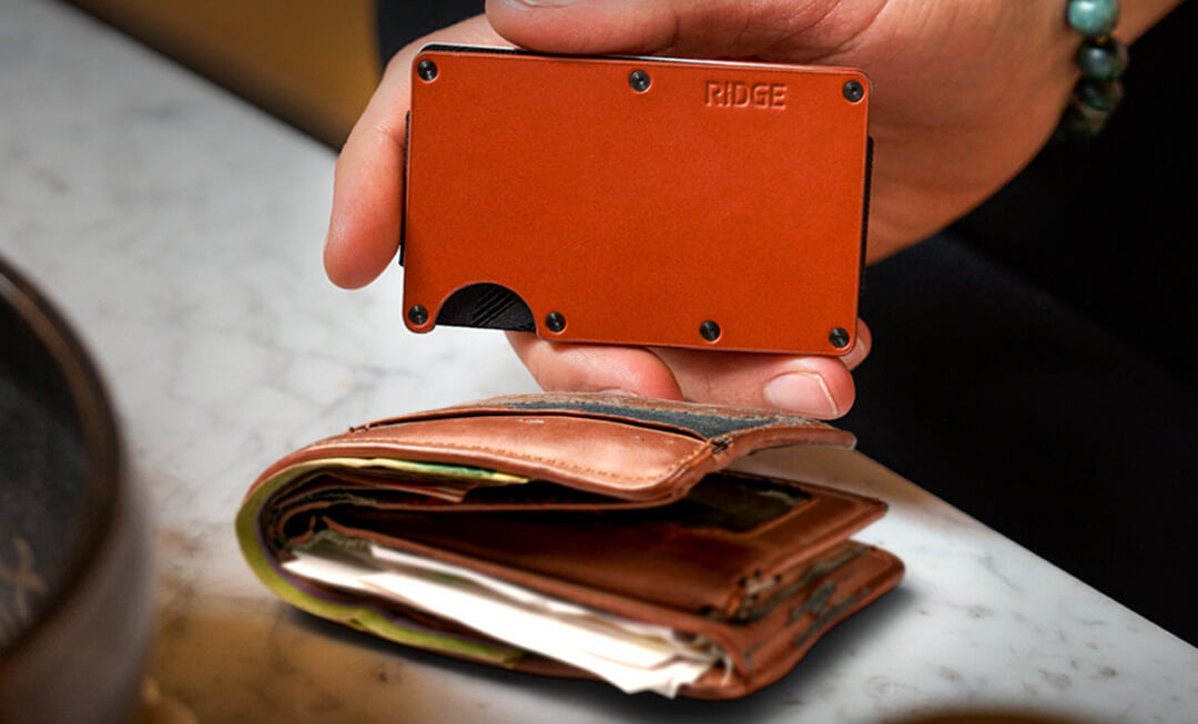 Ridge Wallet vs. Traditional Leather Bifold: Which Makes the Better Father's Day Gift?