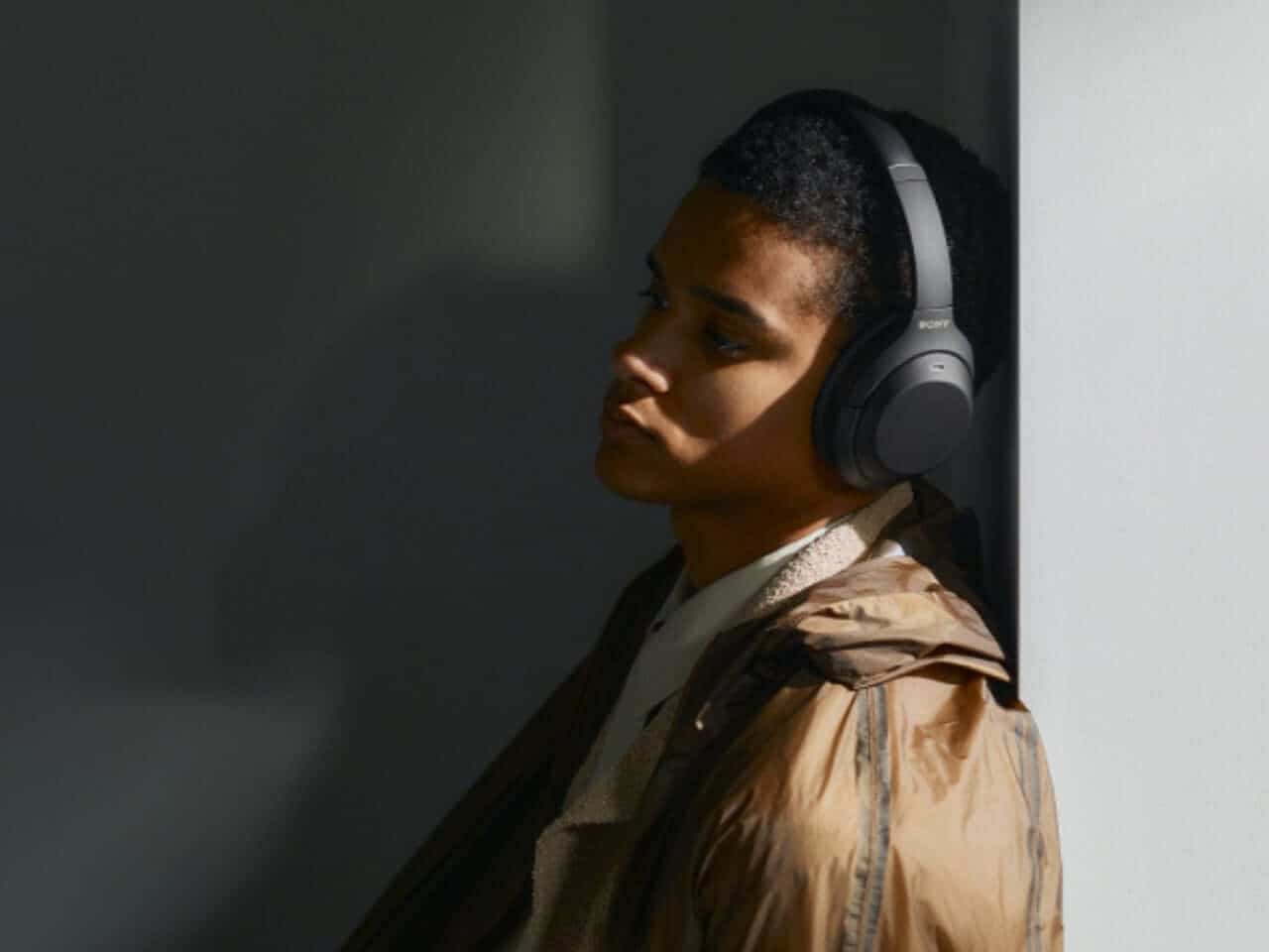 Side profile of the Sony WH-1000XM4C wireless headphones