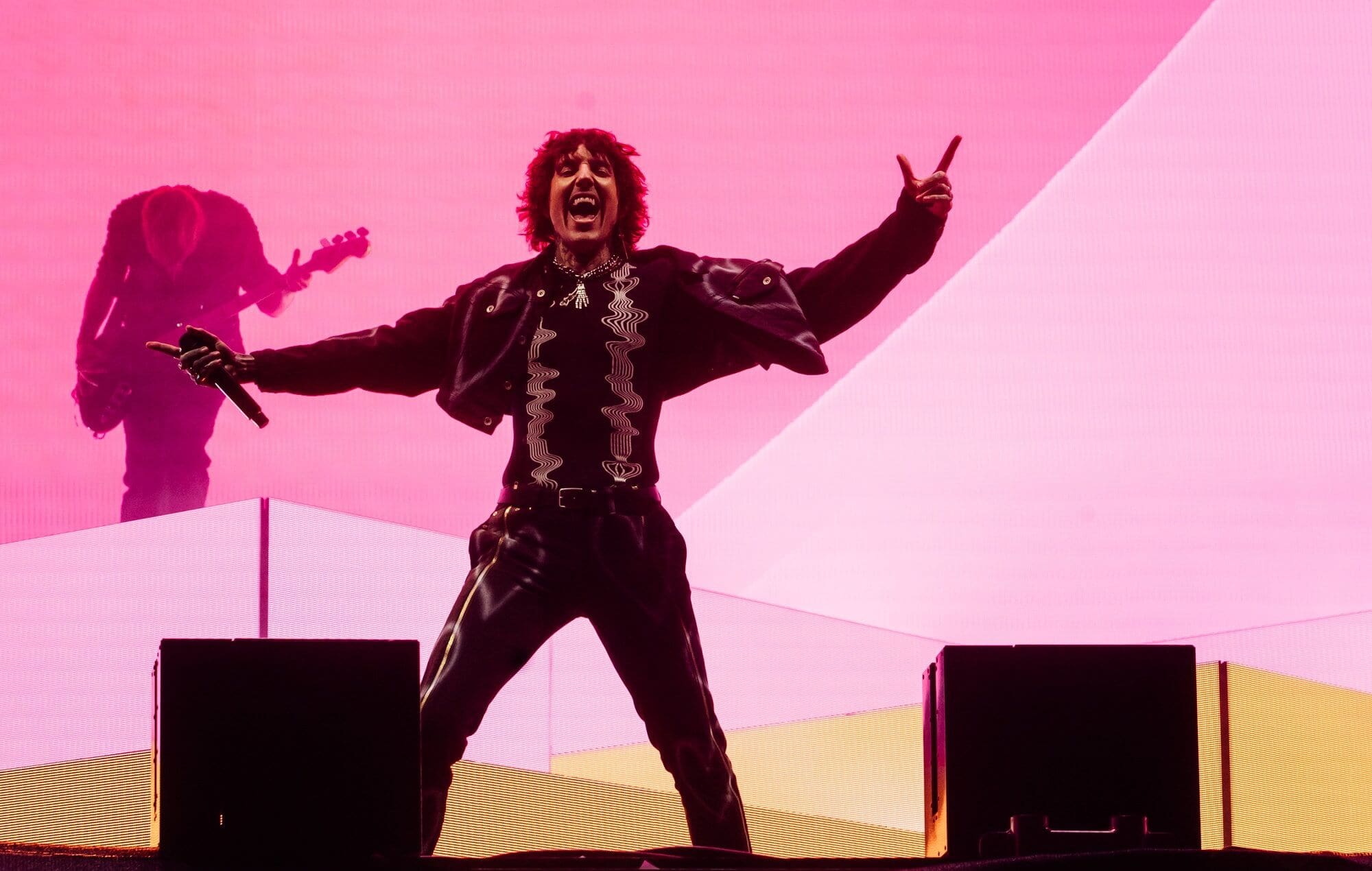 Bring Me The Horizon Perform Oasis’ ‘Wonderwall’ Live for the First Time