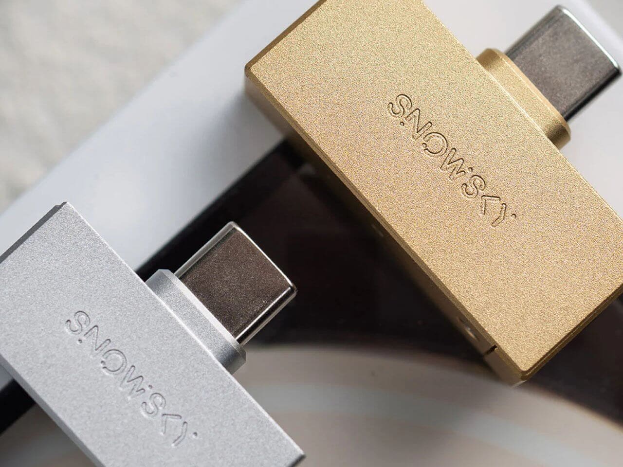 Another perspective of Fiio Snosky TINY dongle DAC
