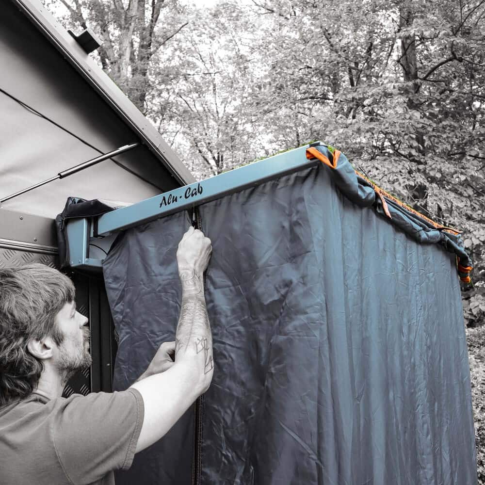 Adventure Summer and clean up in a Shower Cube