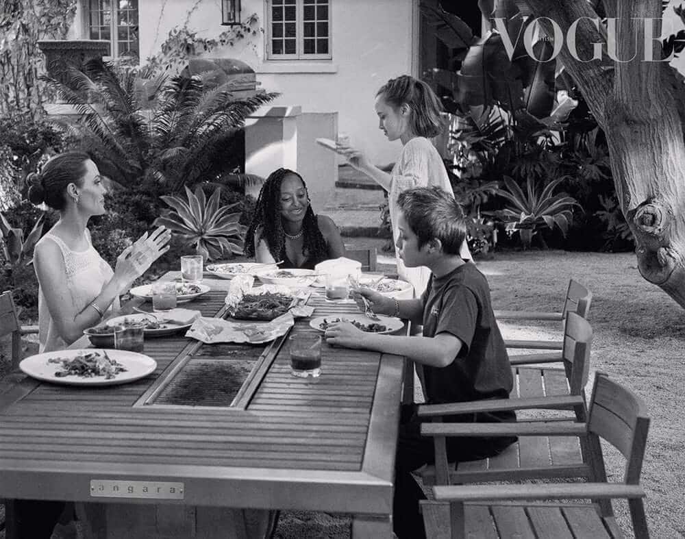 Angelina Jolie enjoying her Angara bbq table at home with her children