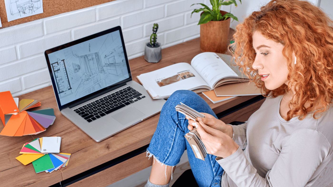 When to go full-time with your side hustle (2023)