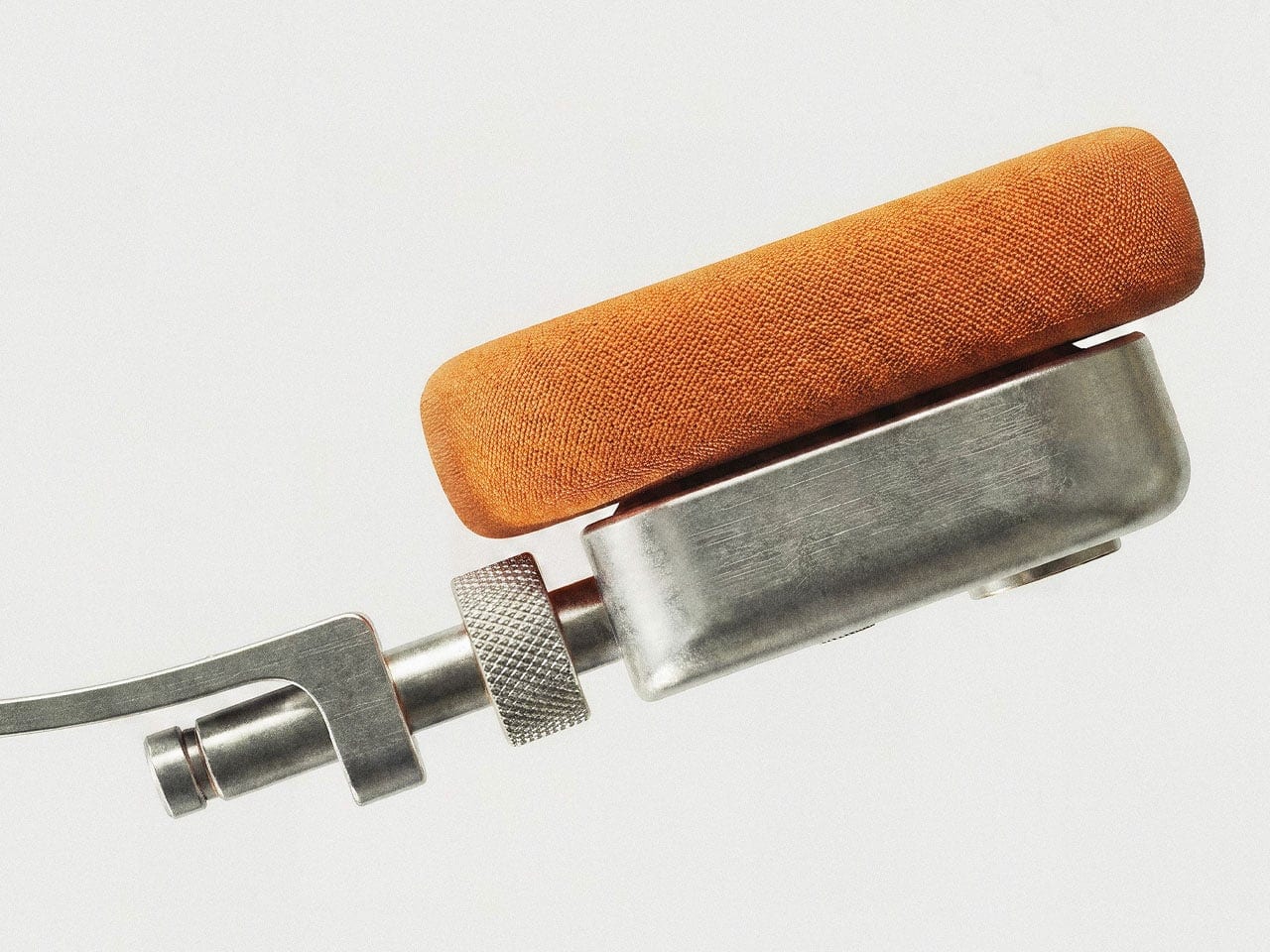 Front-facing TUNE X3 headphone concept with wide headband and orange cushions