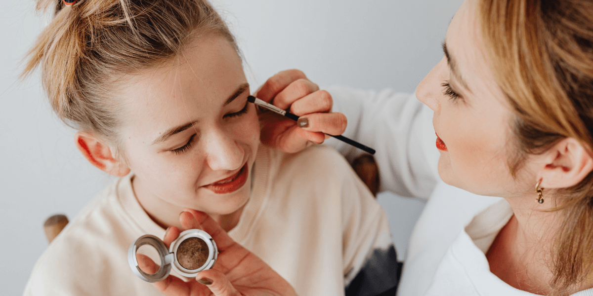 Kids Safe Makeup: Ingredients, Labels, and Safer Play