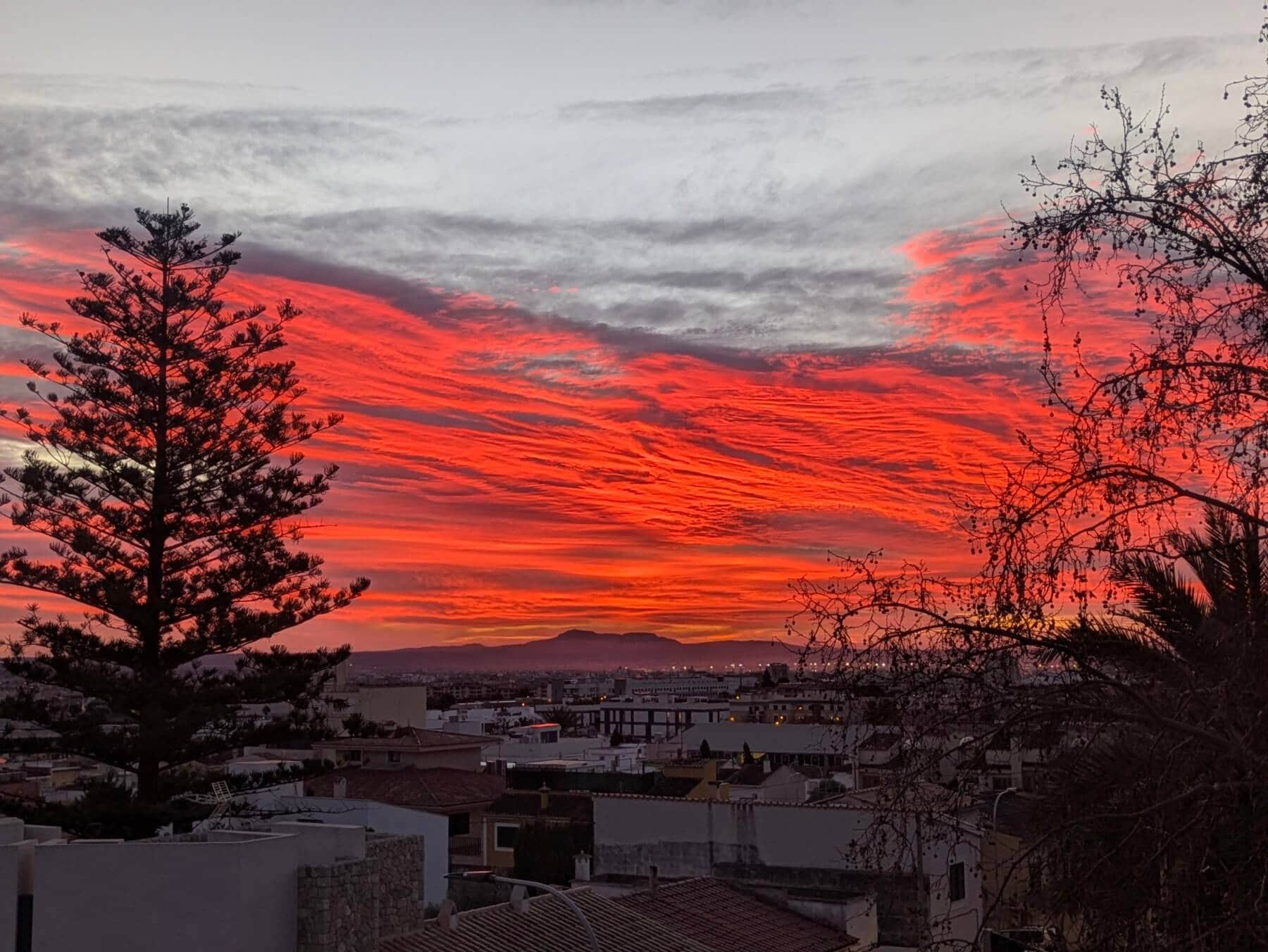 CELESTIAL MALLORCA: CAPTURING THE MAGIC OF FEBRUARY SUNSETS AND SUNRISES
