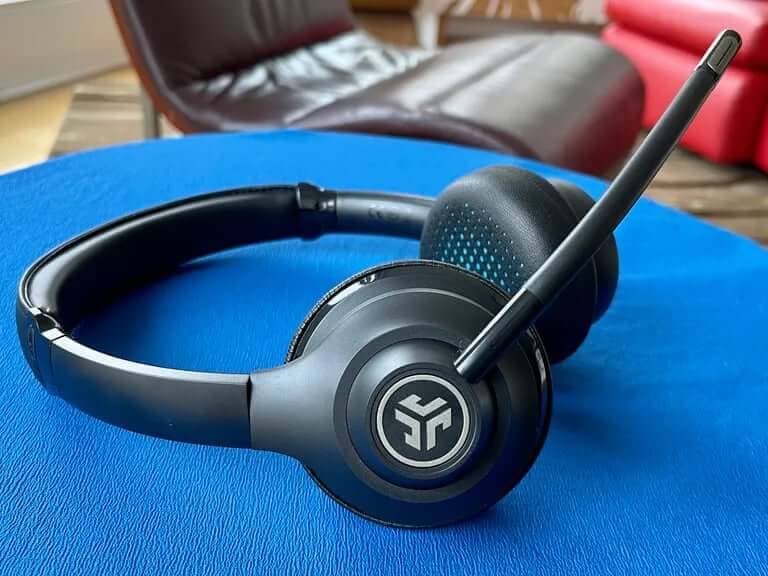 Affordable with long battery life and multipoint Bluetooth