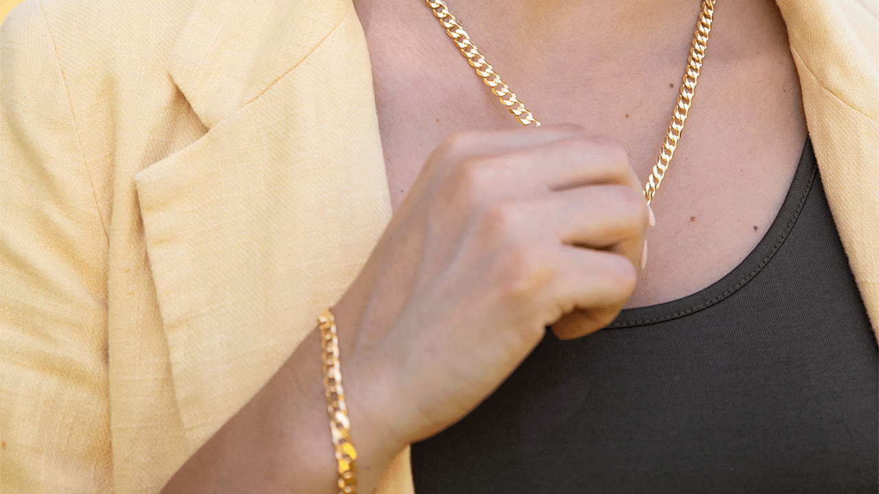 Stylish Yet Snuggly: Styling Tips For Autumn Jewellery