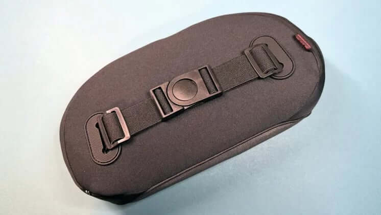 Comfort meets tech: soft fabric and ergonomic design