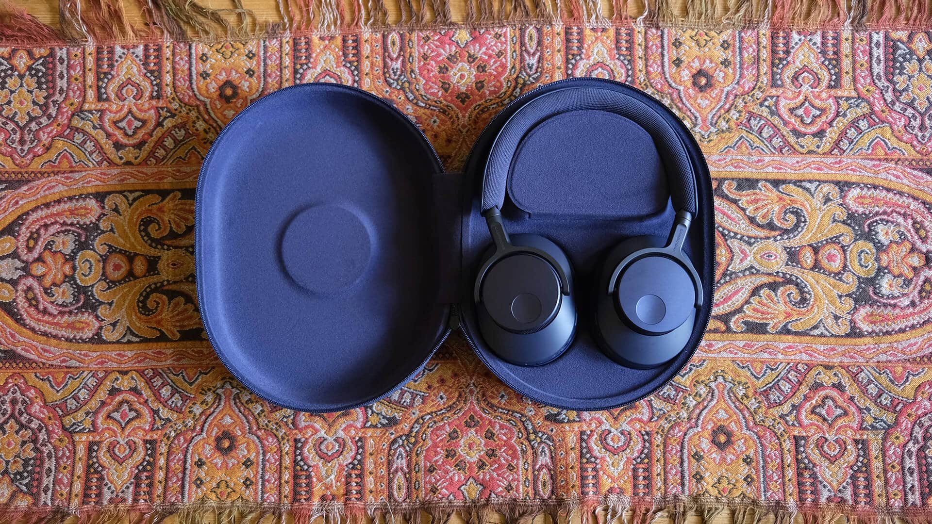 Cambridge Audio Melomania P100 SE close-up detail