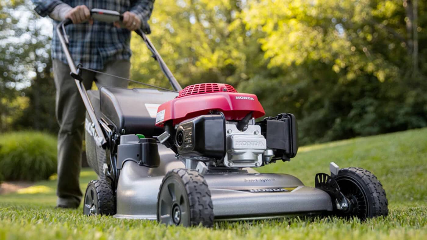 4 Steps to Keep Your Lawn Pristine Year Round