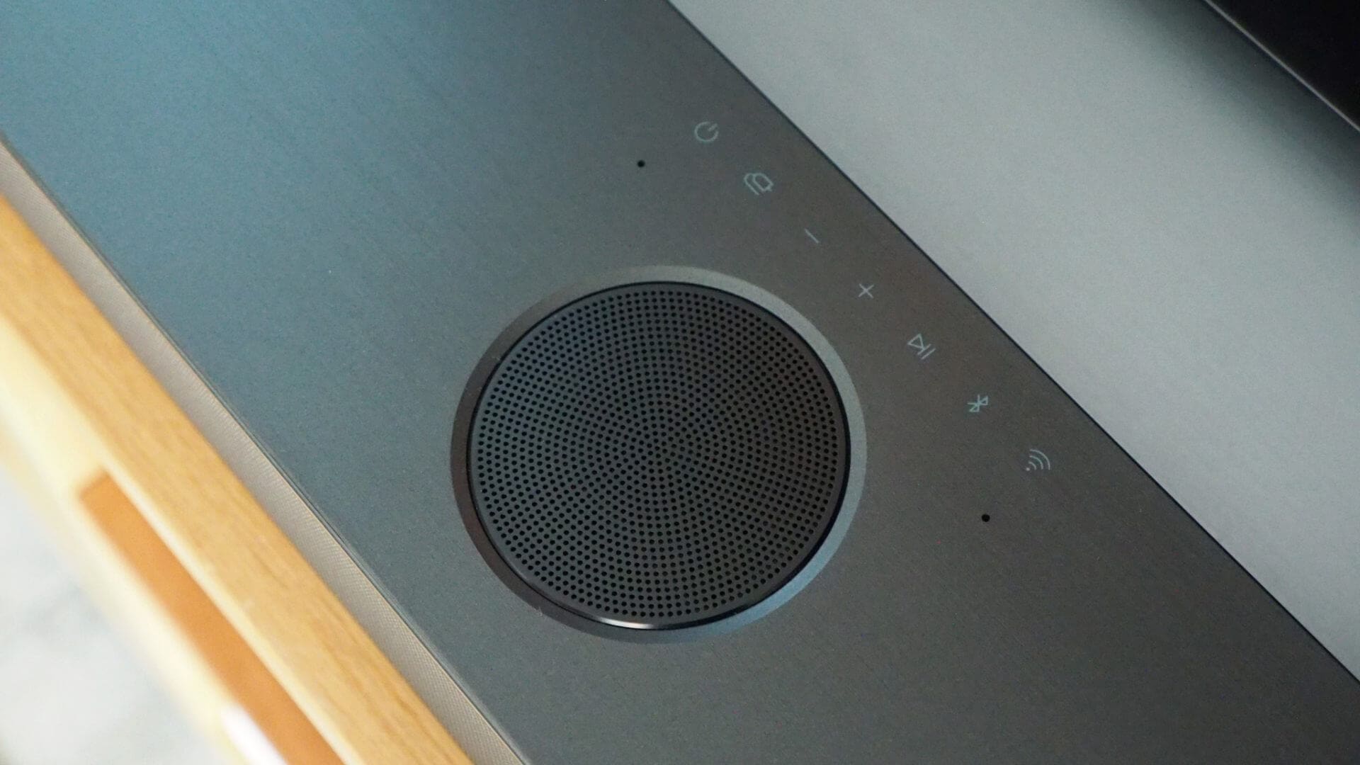 LG USC9S Soundbar paired with OLED C3 TV