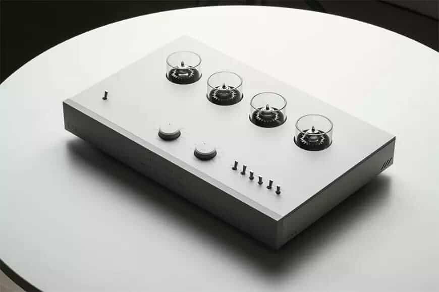 EAT E Glo SB and CB: Tube Phono Preamps with Balanced Connections for Audiophiles