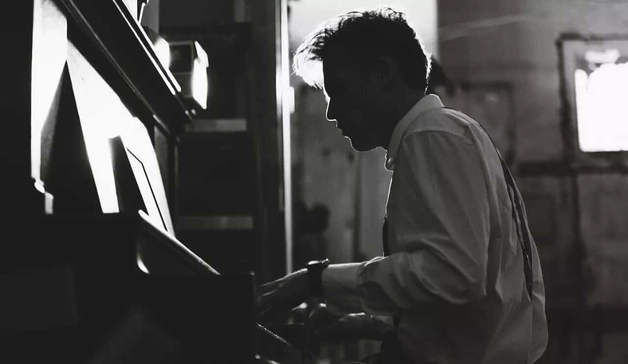 Songwriting Tips: 12 Ways to Create Contrast