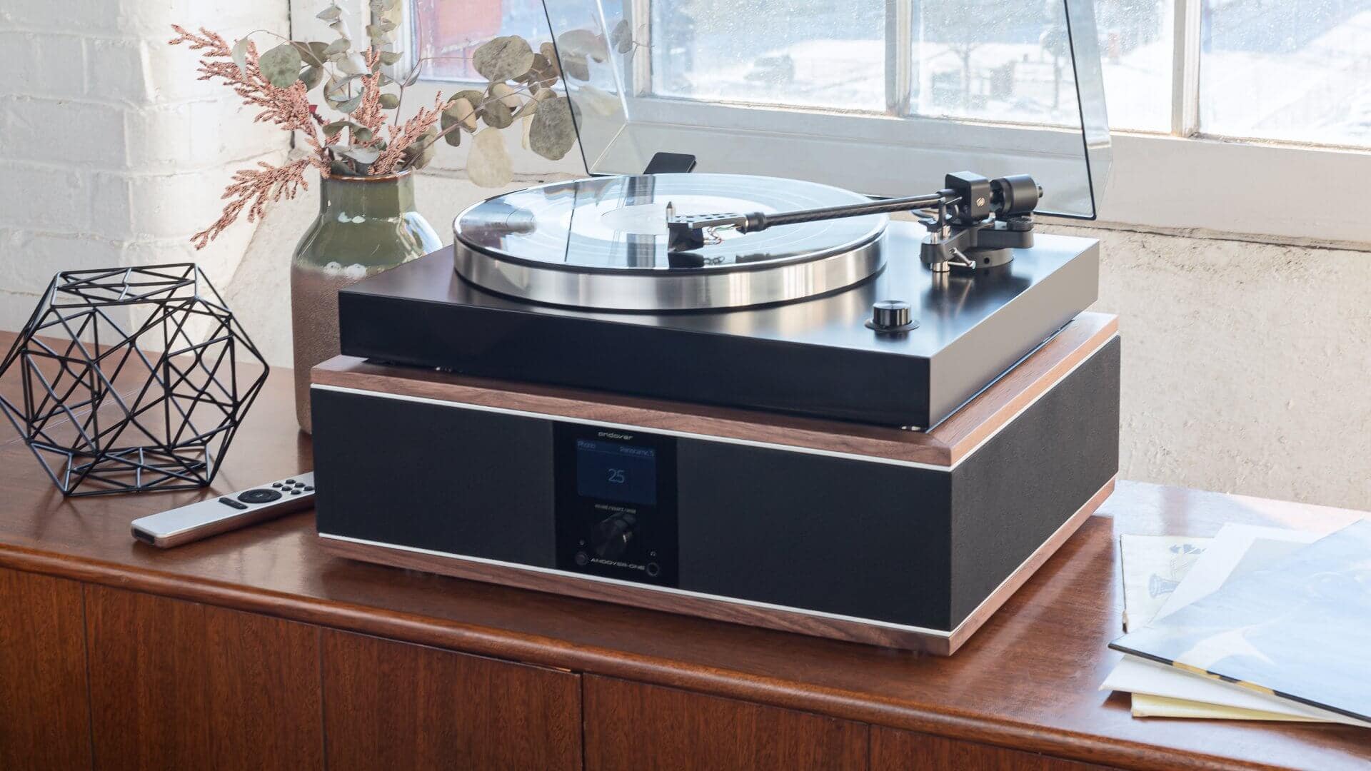 Andover Audio Unveils Flagship Turntable Speaker Base System