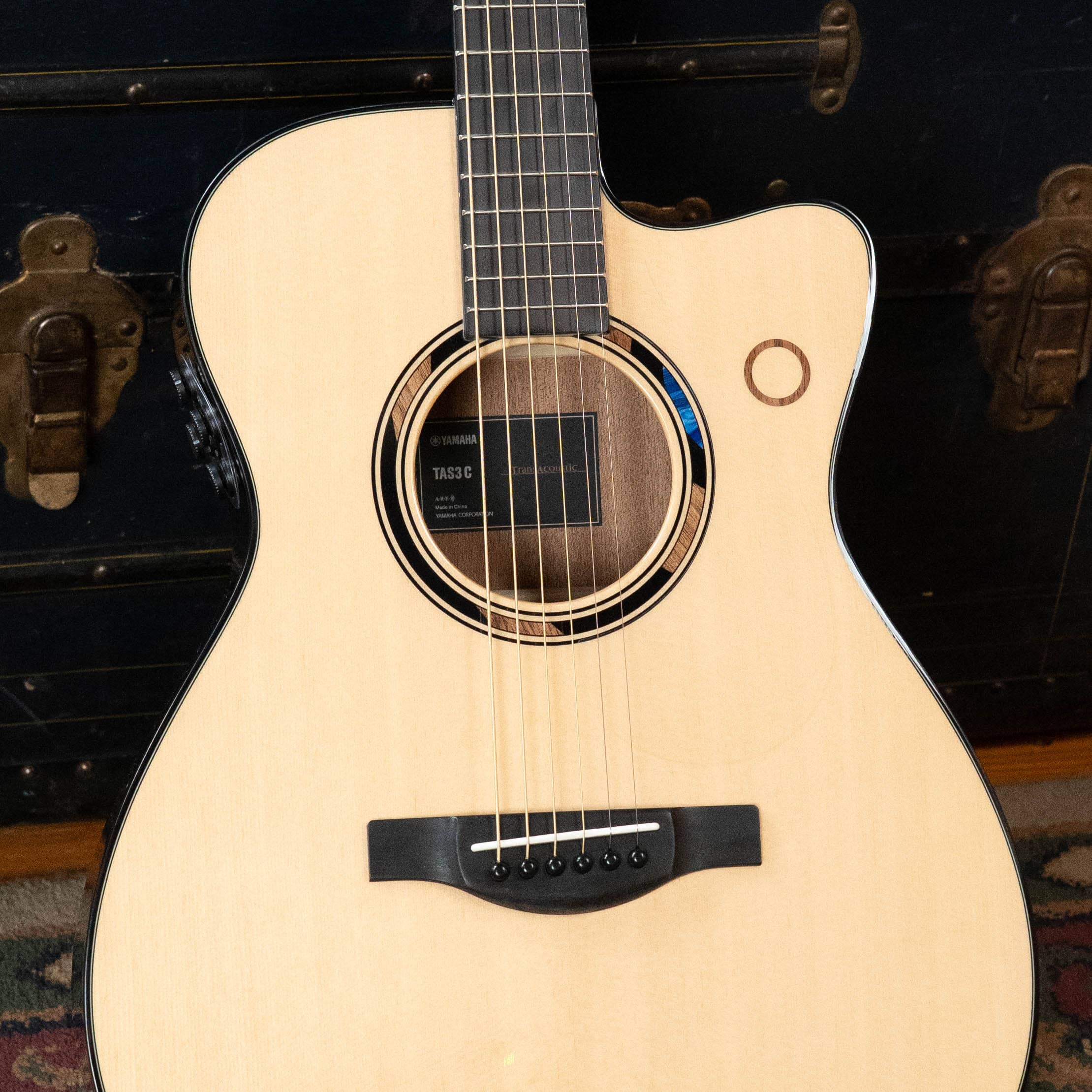 Yamaha TAS3C-NT natural concert TransAcoustic guitar #0095