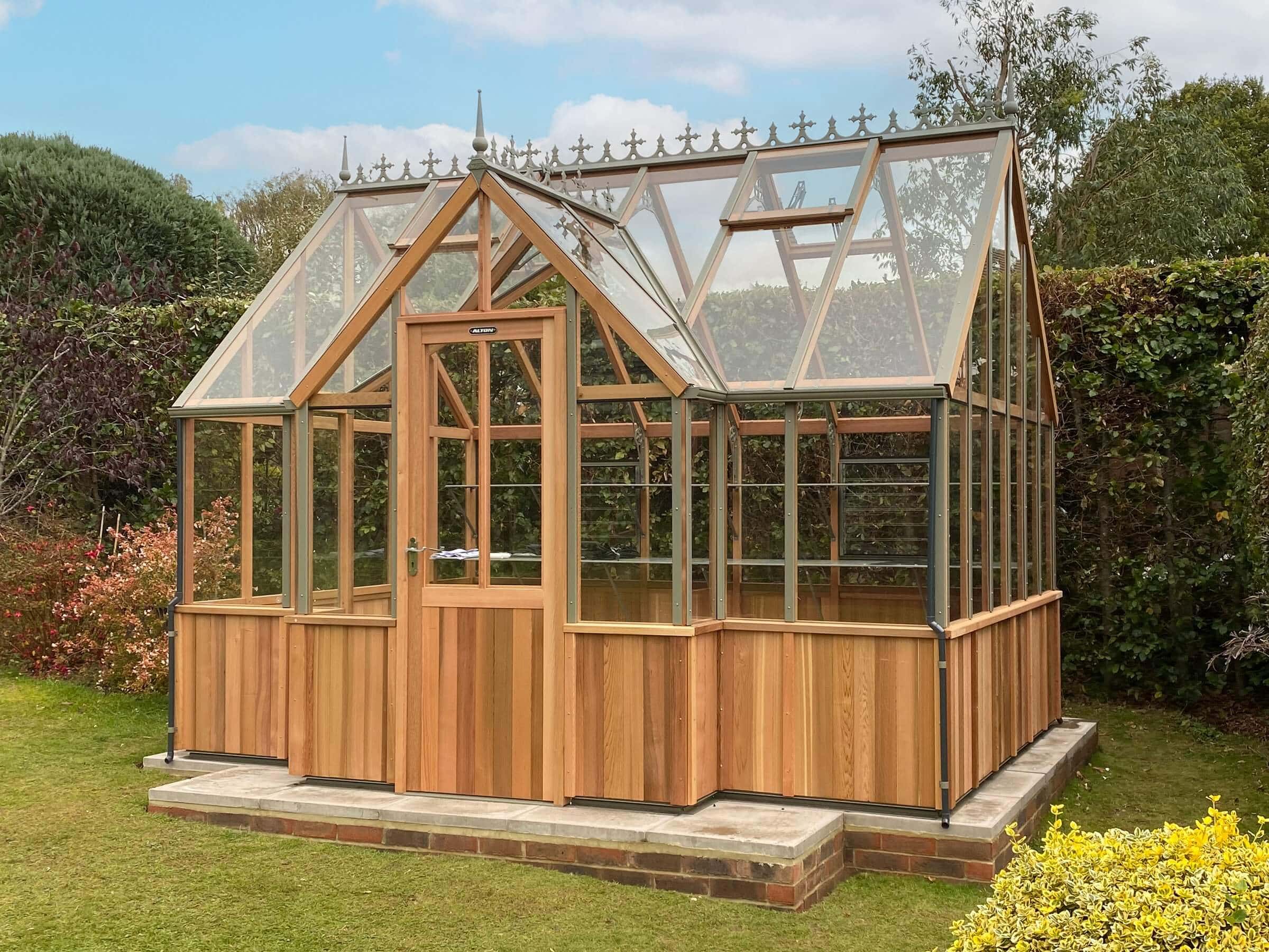 How much does it cost to install a greenhouse