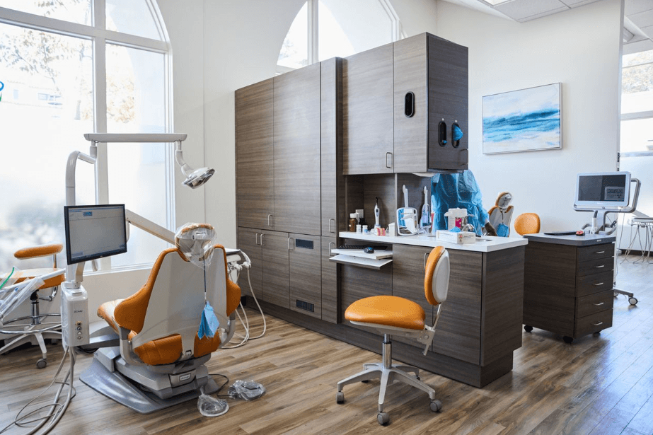 Porcelain Veneers Vs Dental Bonding