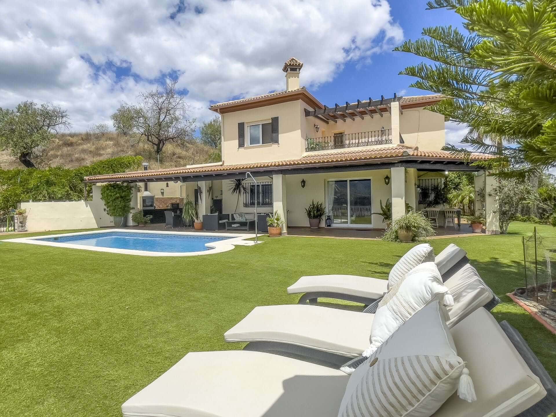 Photo of a villa for sale in Monda