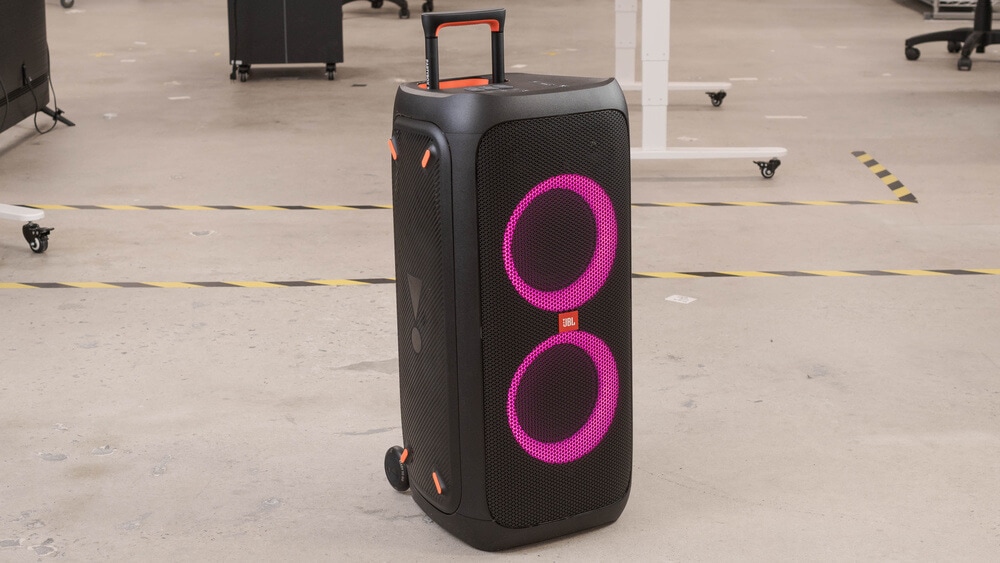 JBL PartyBox 310 in action
