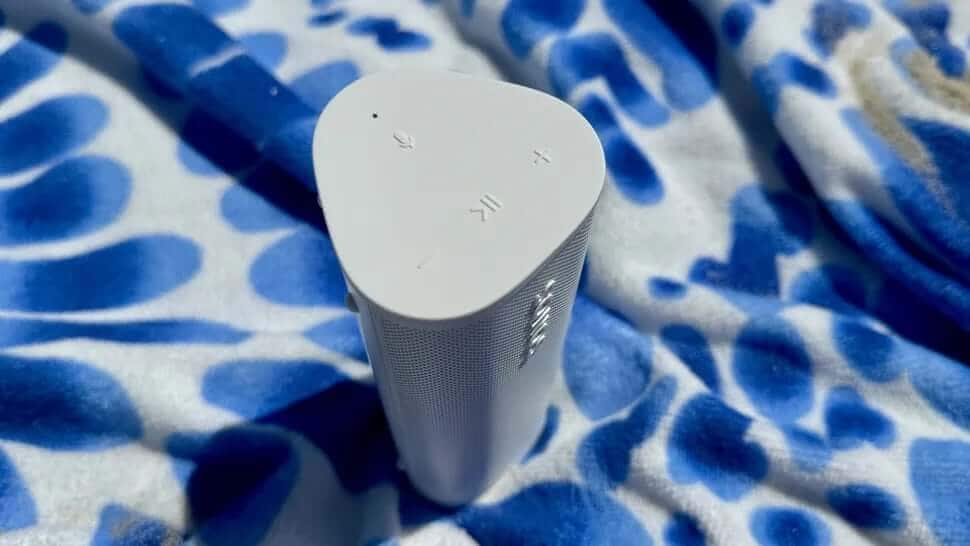 Sonos Roam 2 hero shot