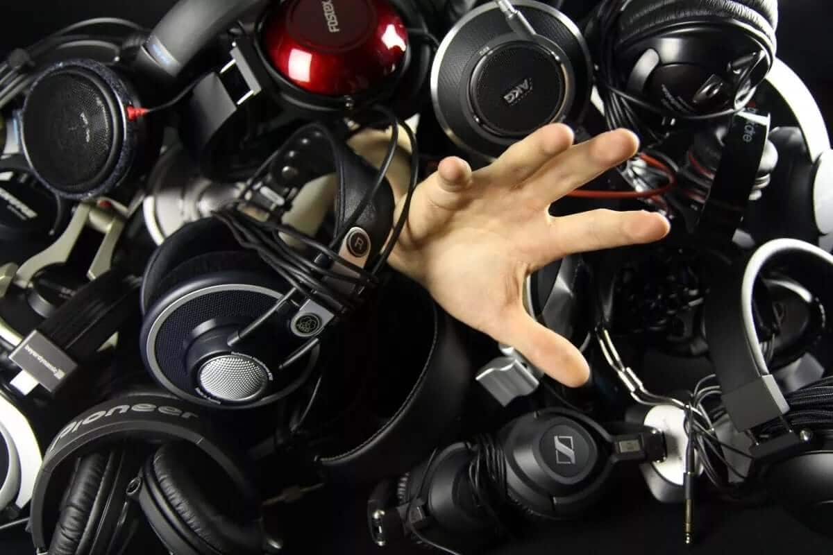 Expert Mastering Engineers Sound Off on Using Headphones for Audio Mastering