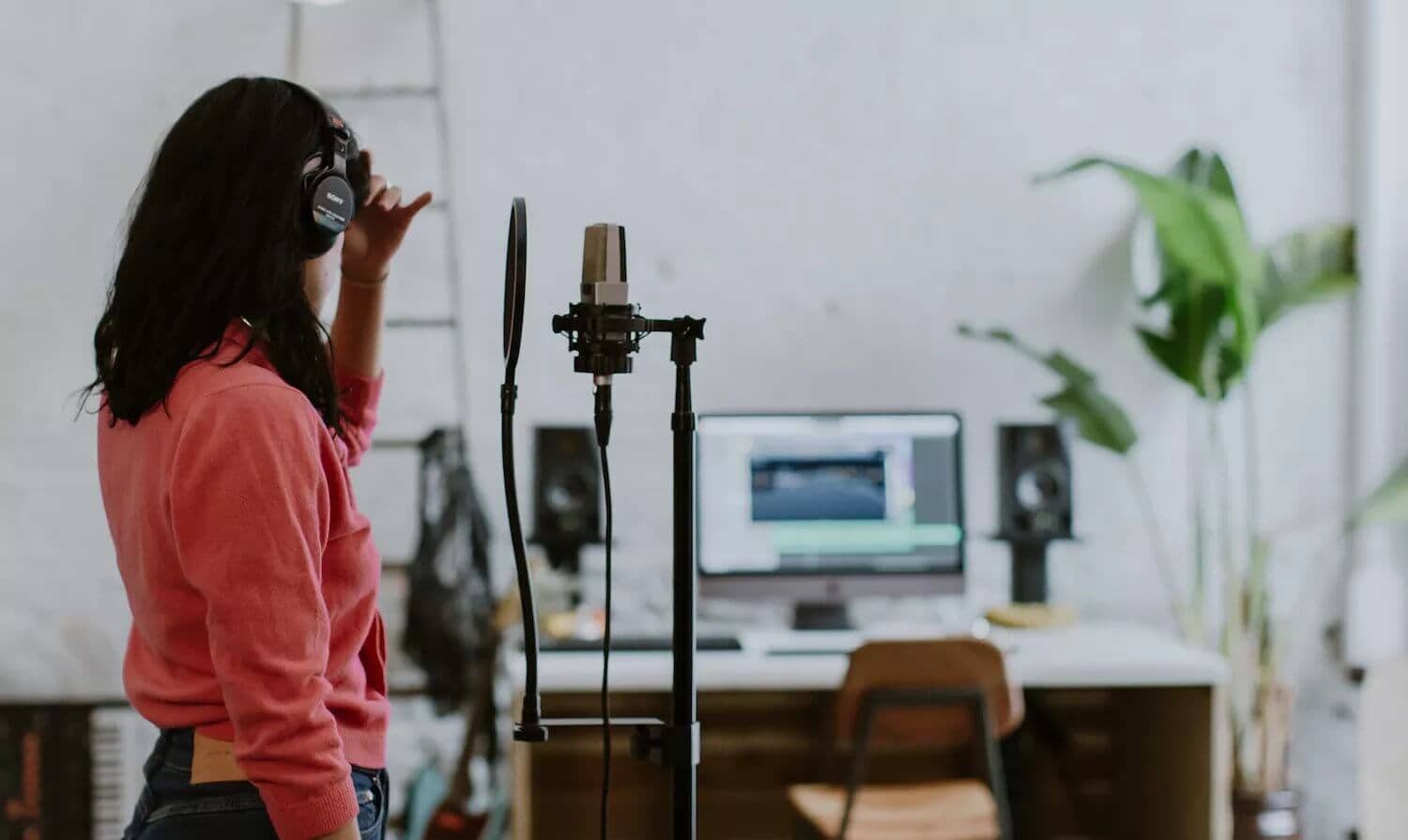 7 Ways to Get Unusual Vocal Effects with iZotope Plug-ins