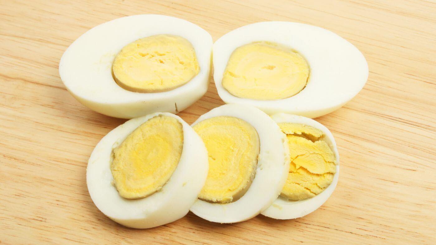 boiled eggs for parrots