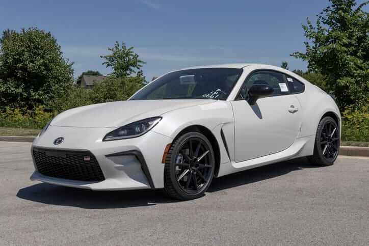Japanese Performance Rivalry: Toyota GR86 vs. Nissan Z