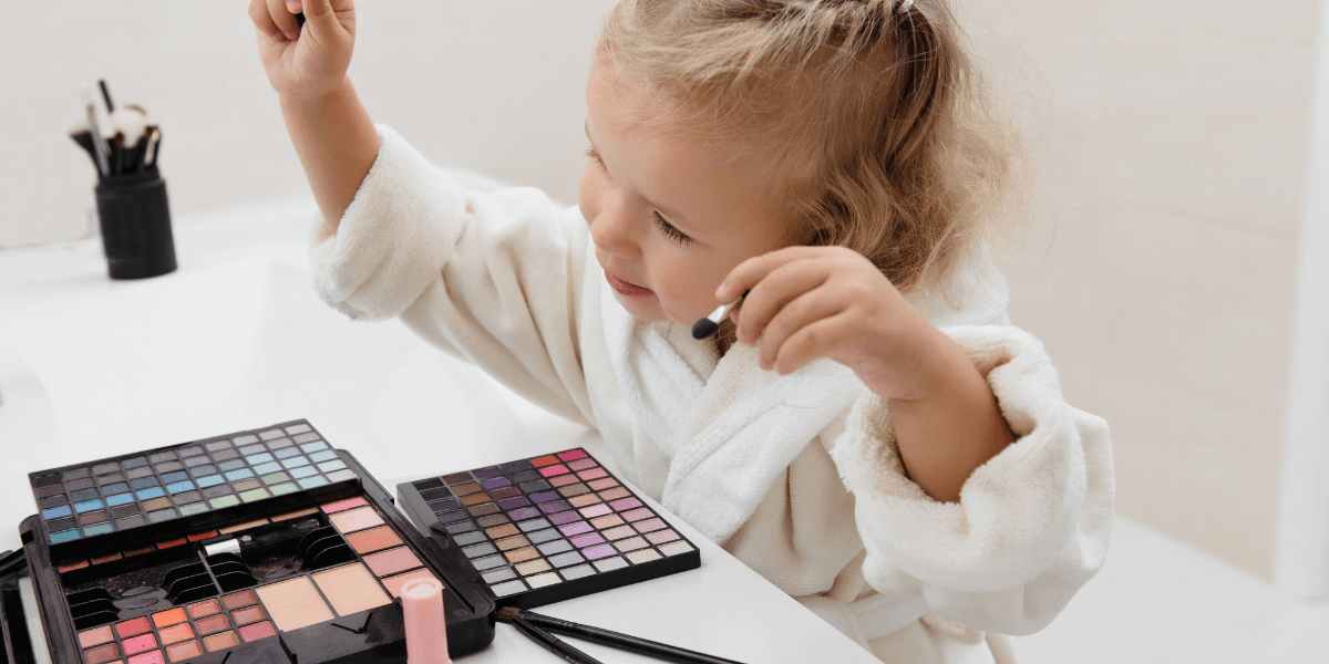 Organic makeup kit for kids: ingredients, labels, and safer play