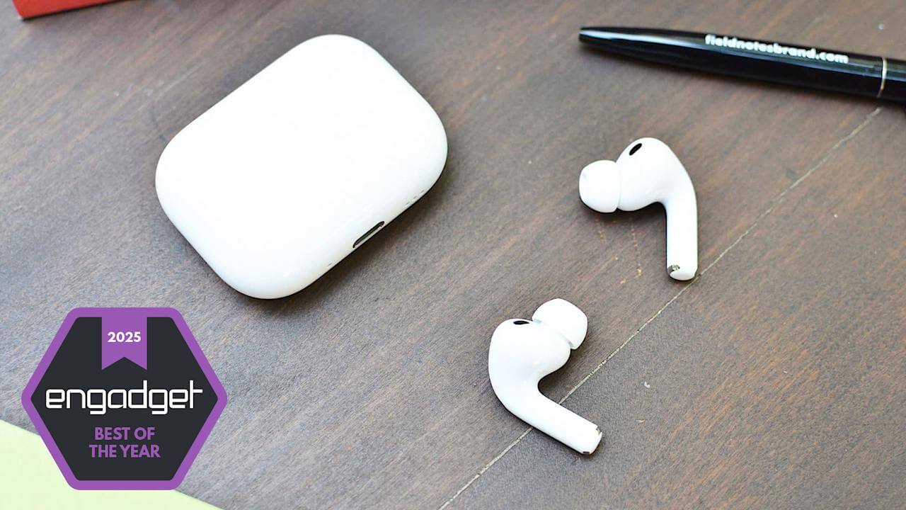 Apple AirPods Pro 3 earbuds