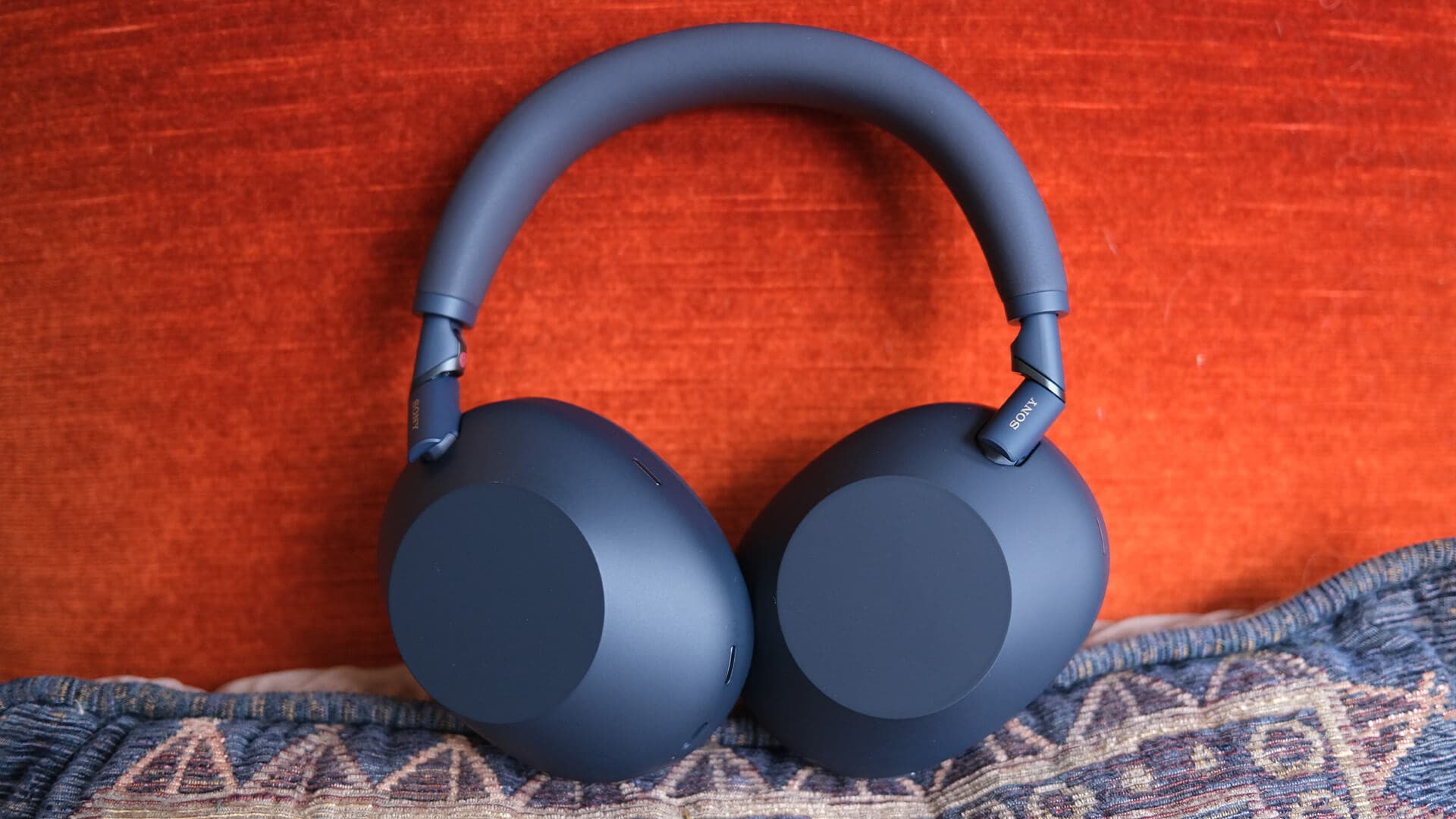 Sony WH-1000XM6 headphones a top pick for travel