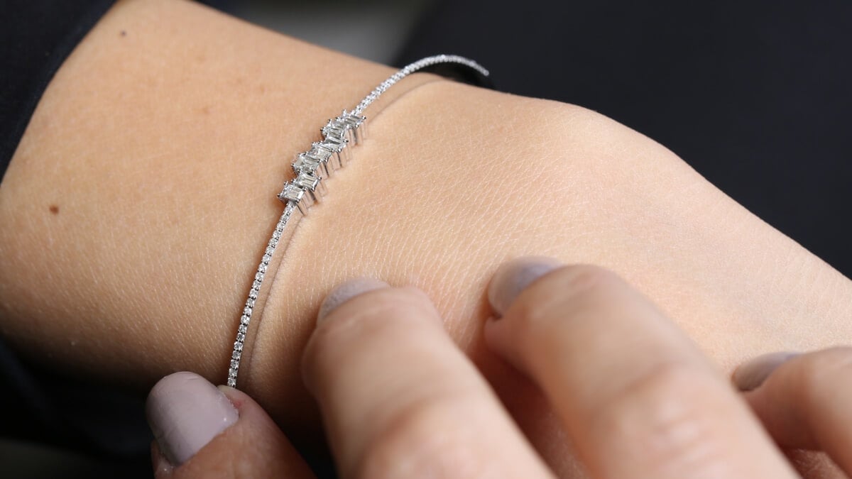 5 Things Every Man Should Know Before Buying A Diamond Bracelet