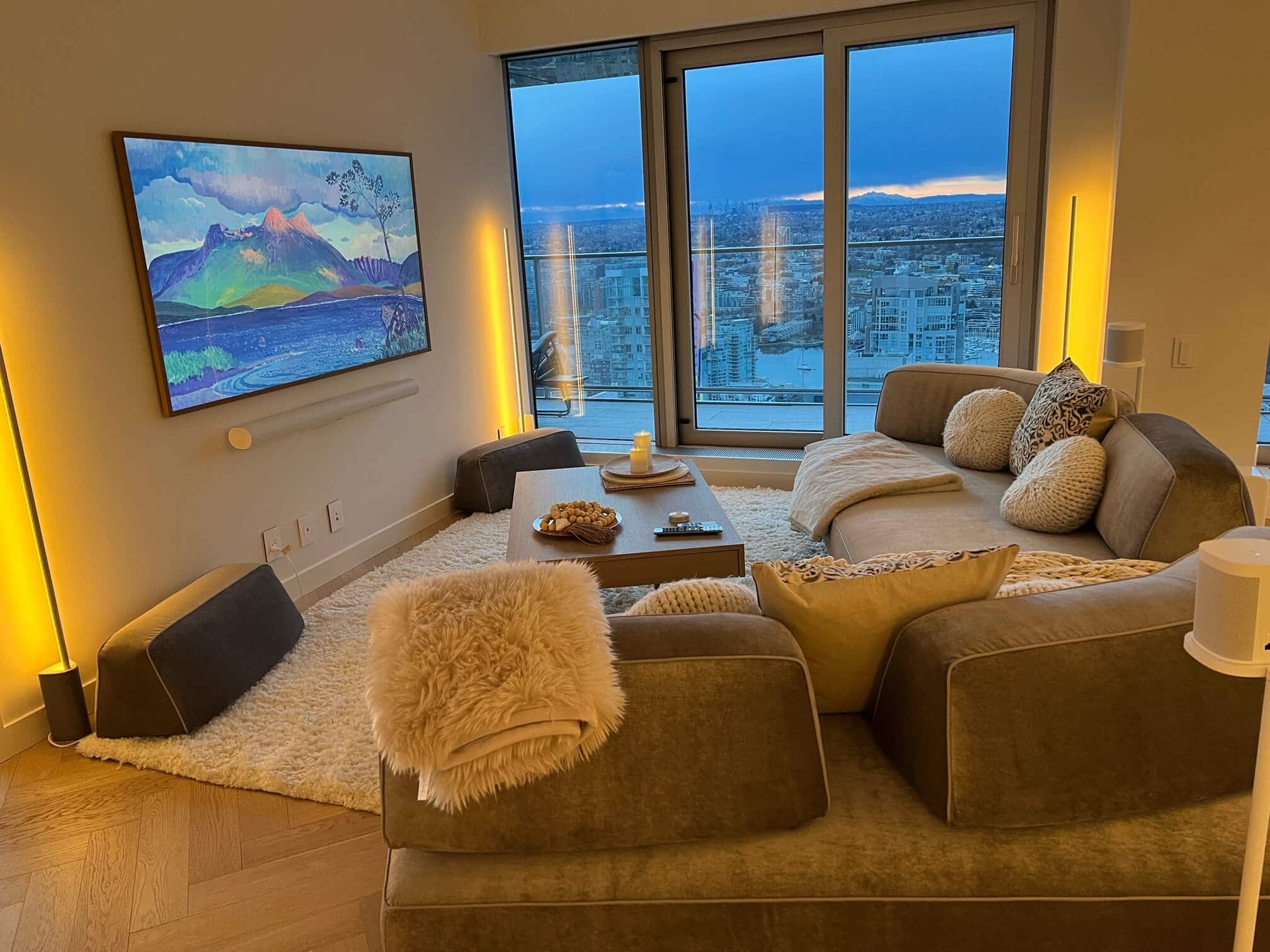Modular sofas vs. Traditional sofas: Which one is right for your home?