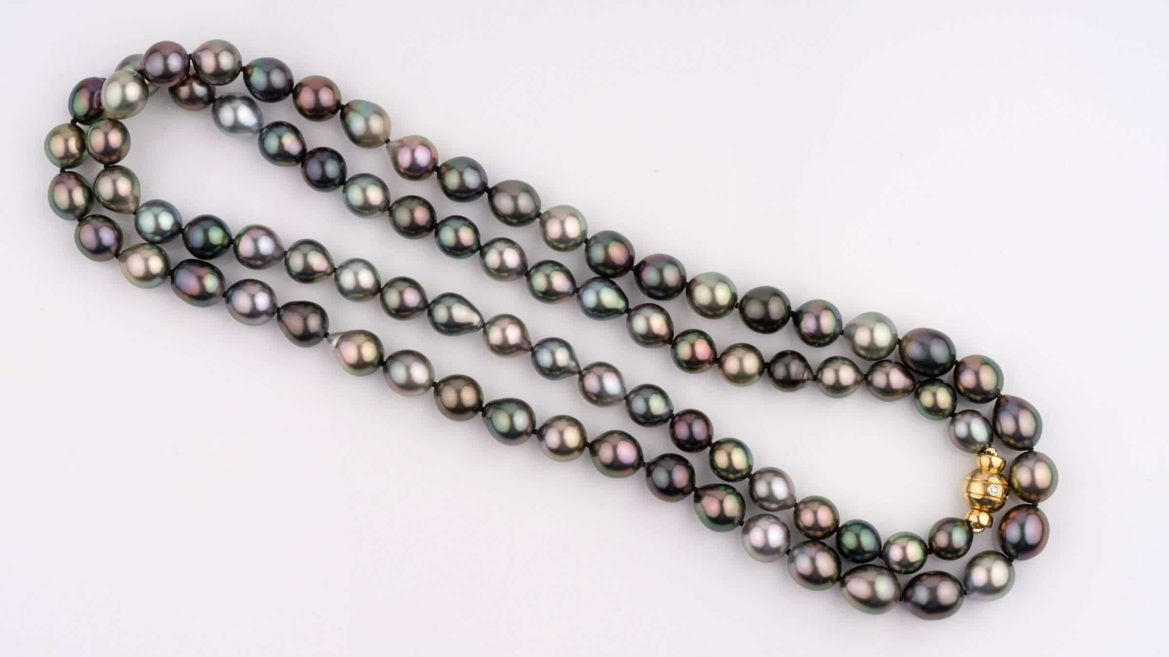 A Perfect Strand of Tahitian Drop-shaped Pearls