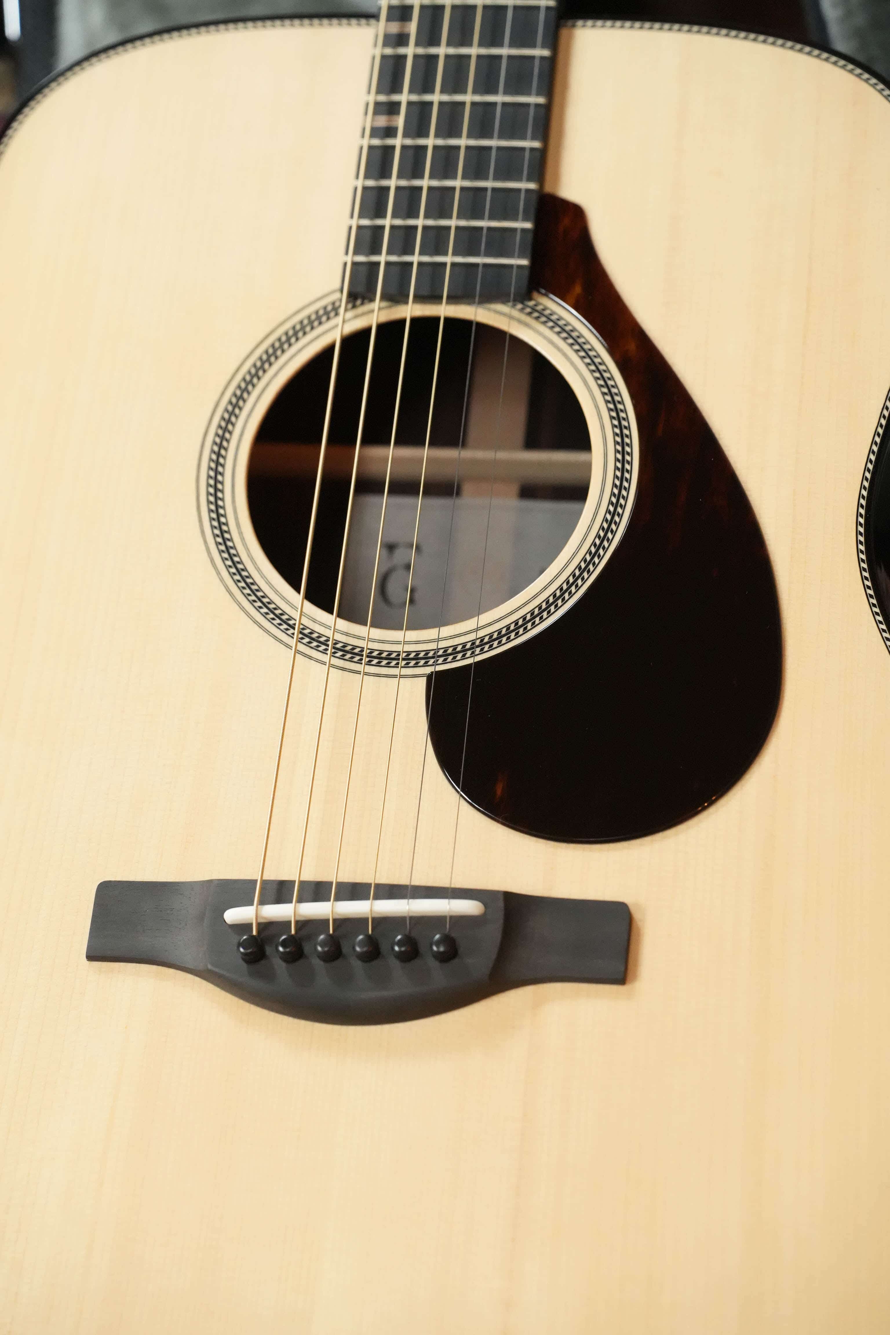 Adirondack spruce top and rosette of the Yamaha FG9 R NT dreadnought #126A