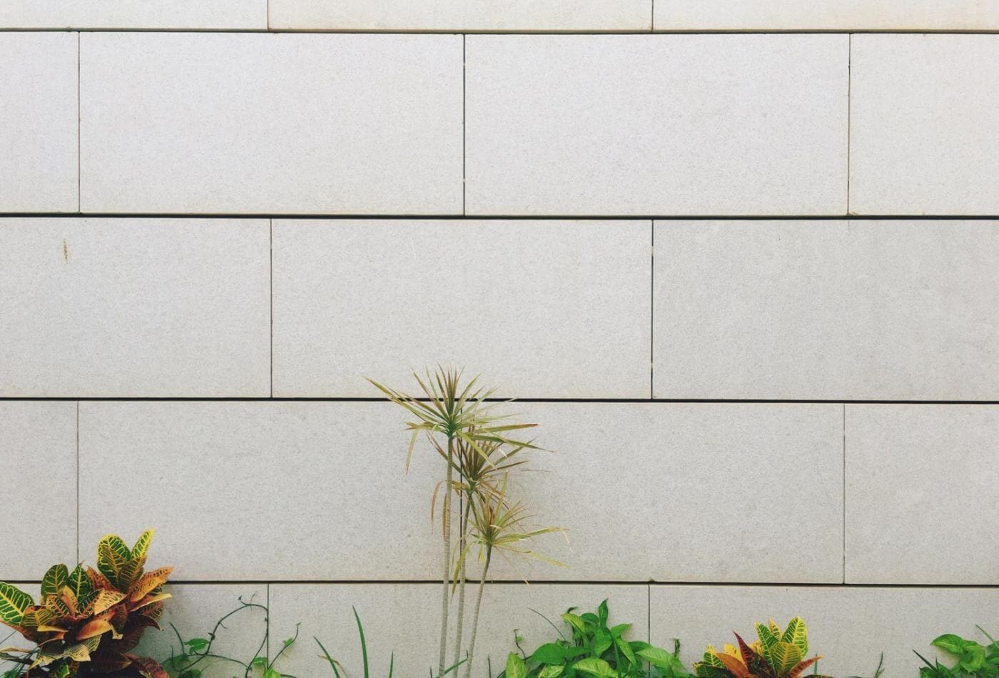 How to Install Outdoor Wall Tiles: Easy Steps