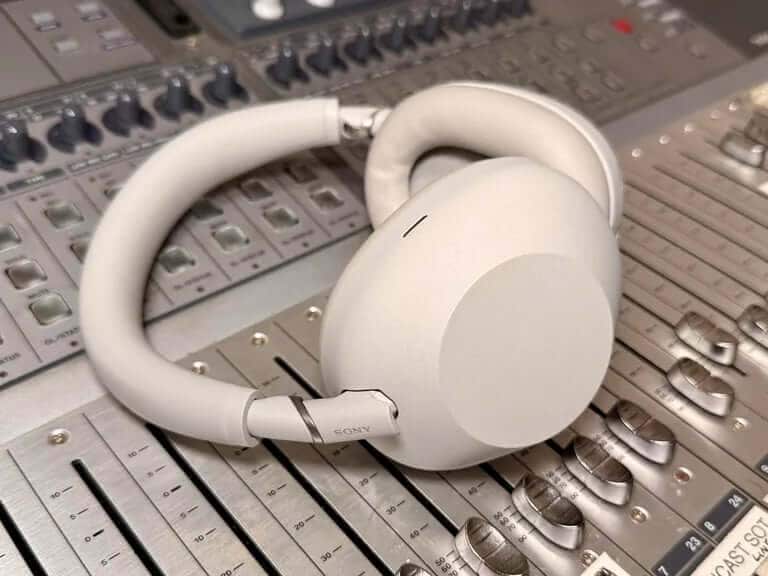 Headphones for Music, Gaming, and Calls – Ultimate 2025 Buying Guide