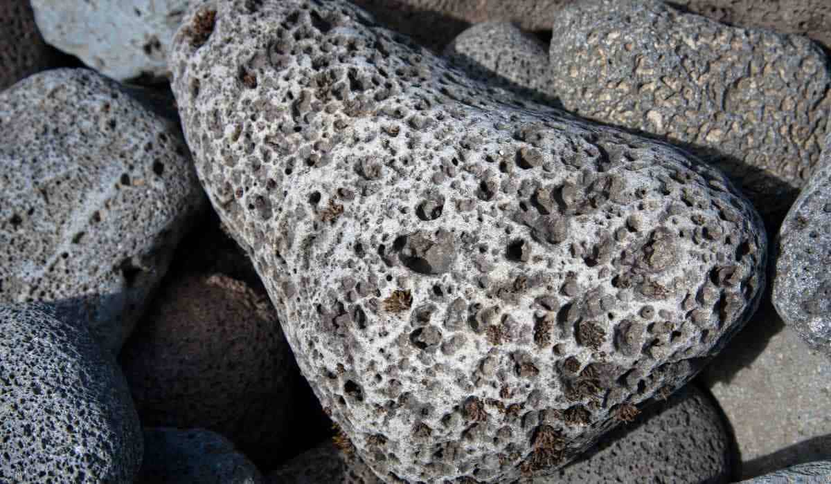 Lava Rocks On A Gas Fire Pit: A How-to Guide For Setup