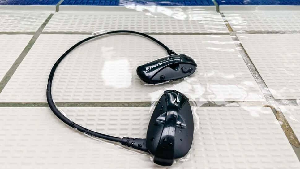 FINIS Waterproof Headphones-2