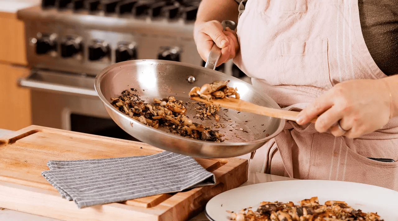 How to Clean a Burnt Stainless Steel Pan