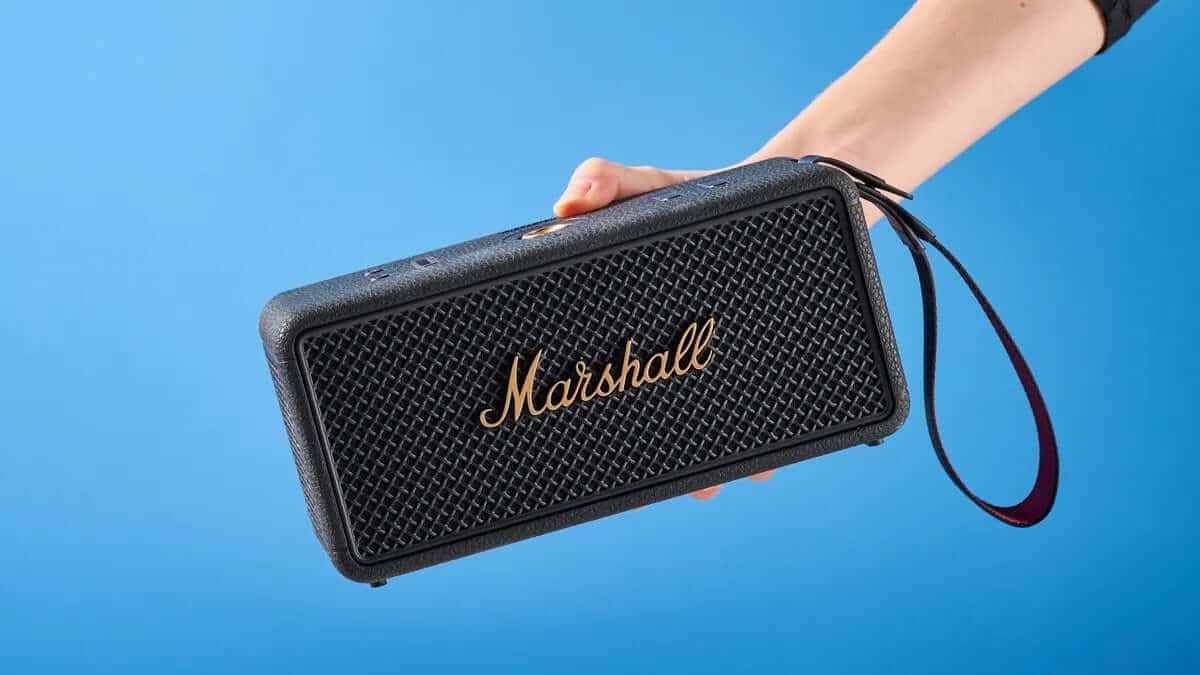 Marshall Middleton II delivers bass-rich, room-filling sound from a surprisingly compact frame.