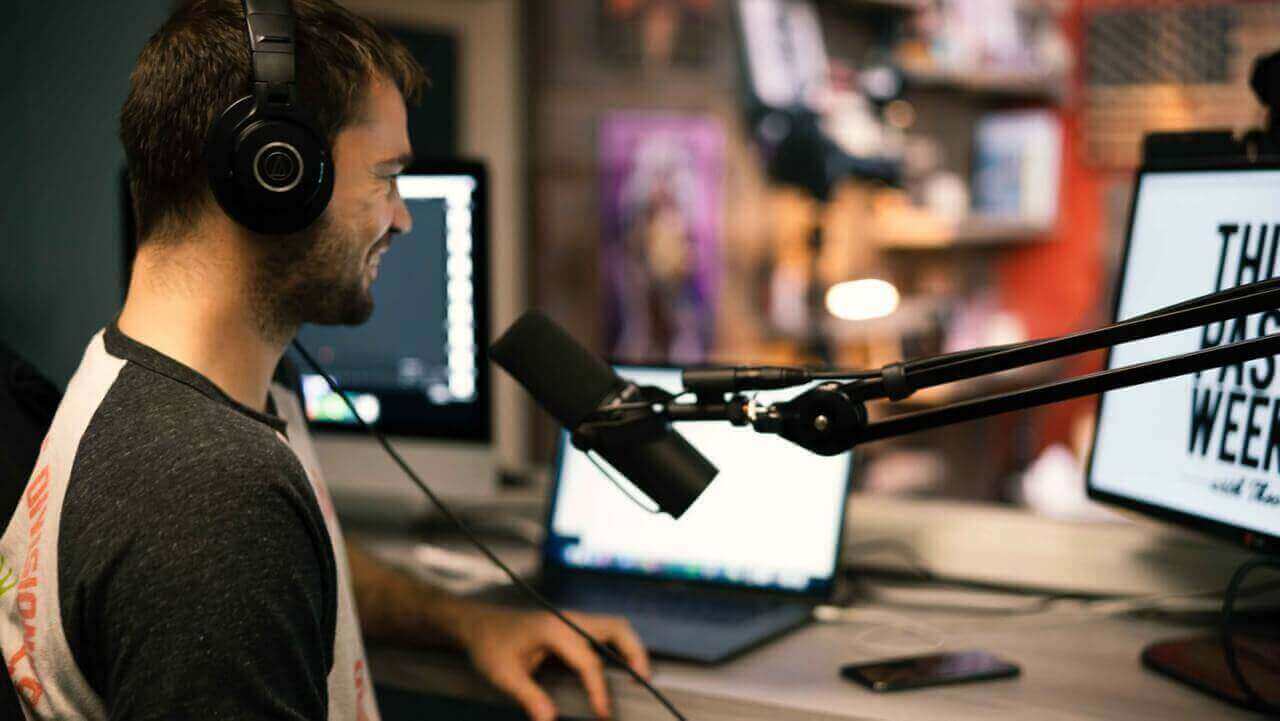 image-1-podcast-studio.jpeg