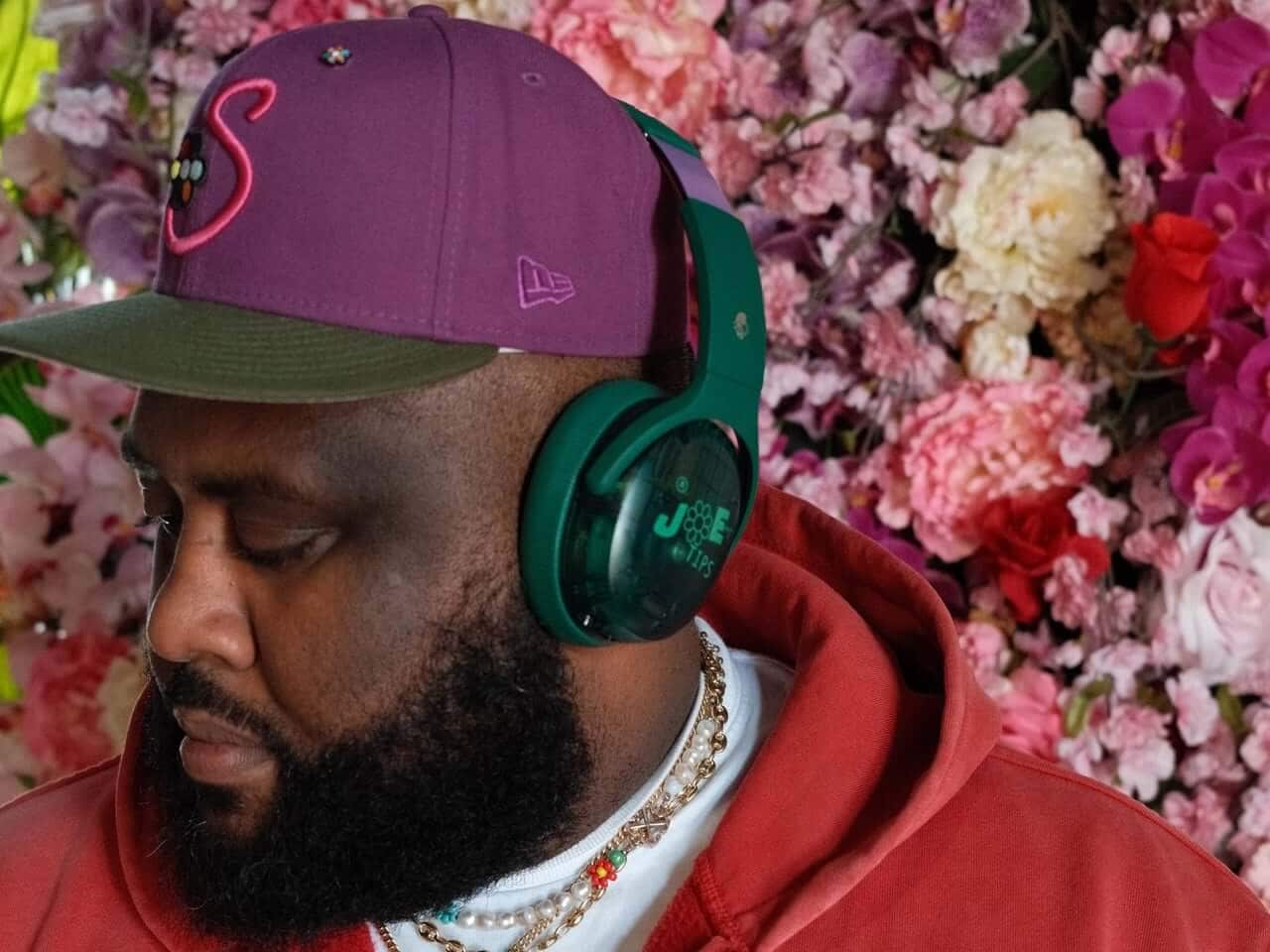 Floral bag accompanying headphones