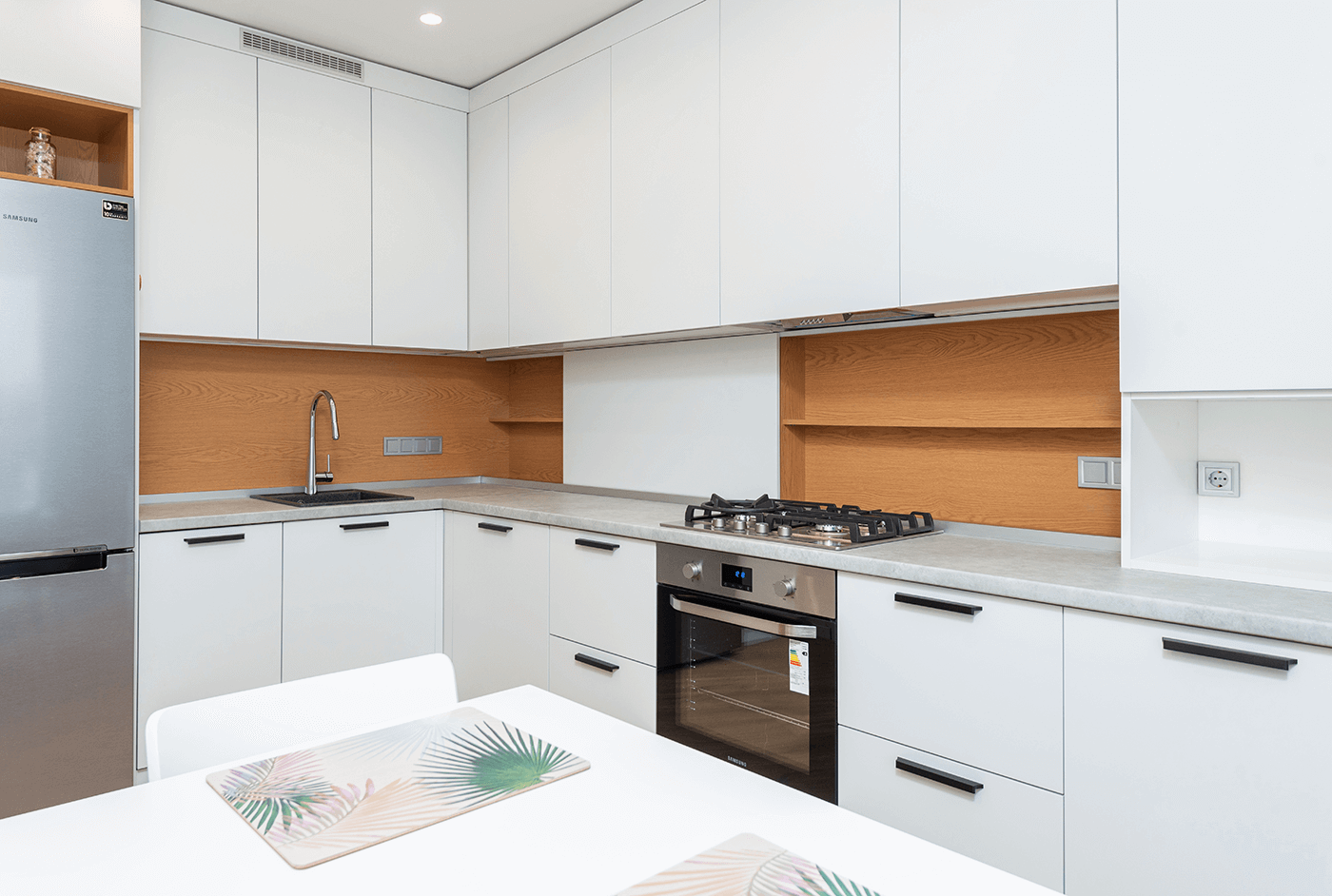 Grey Worktops With White Cabinets: