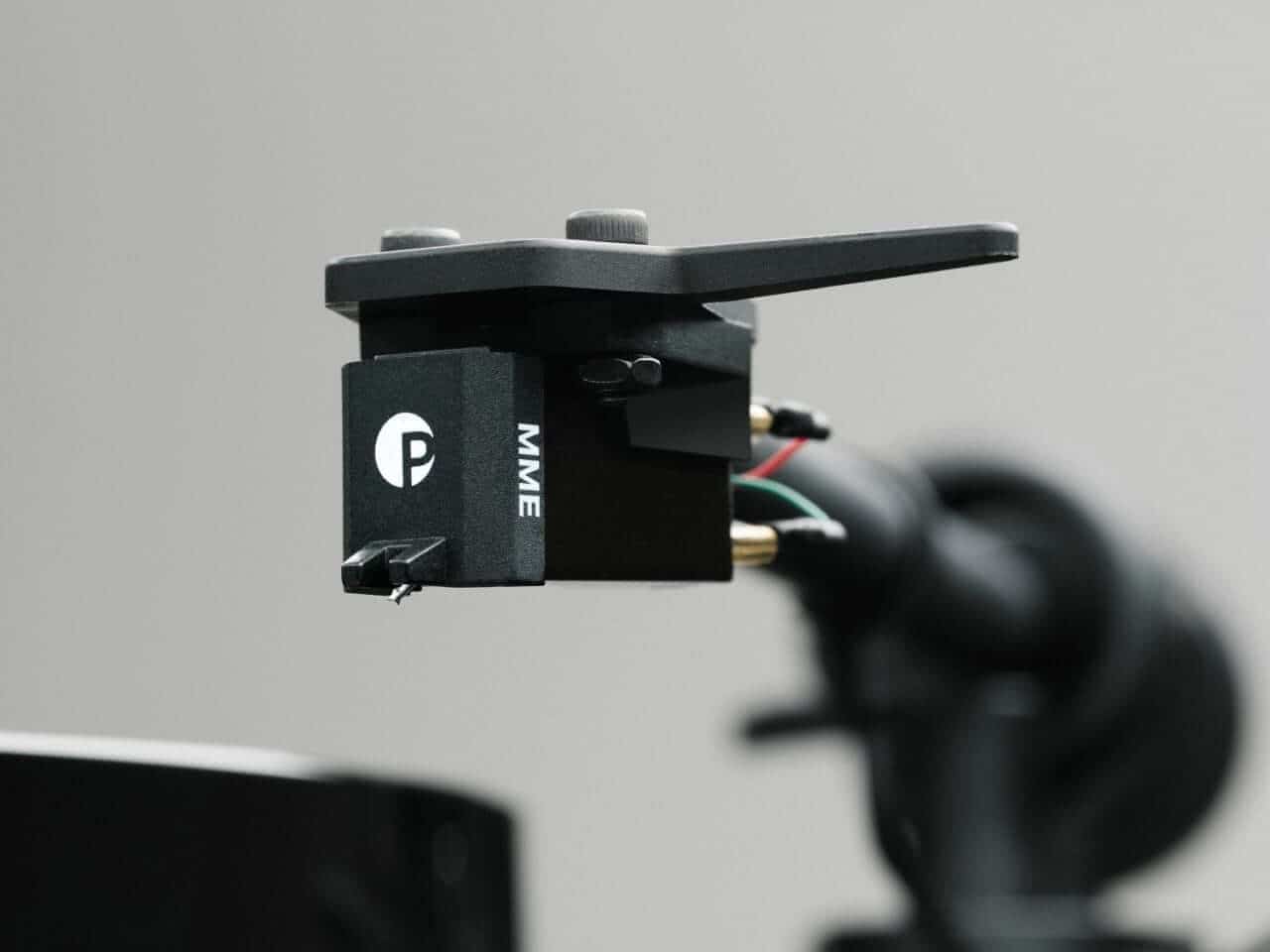 Side angle of Pro-Ject E1.2 BT with platter and cartridge